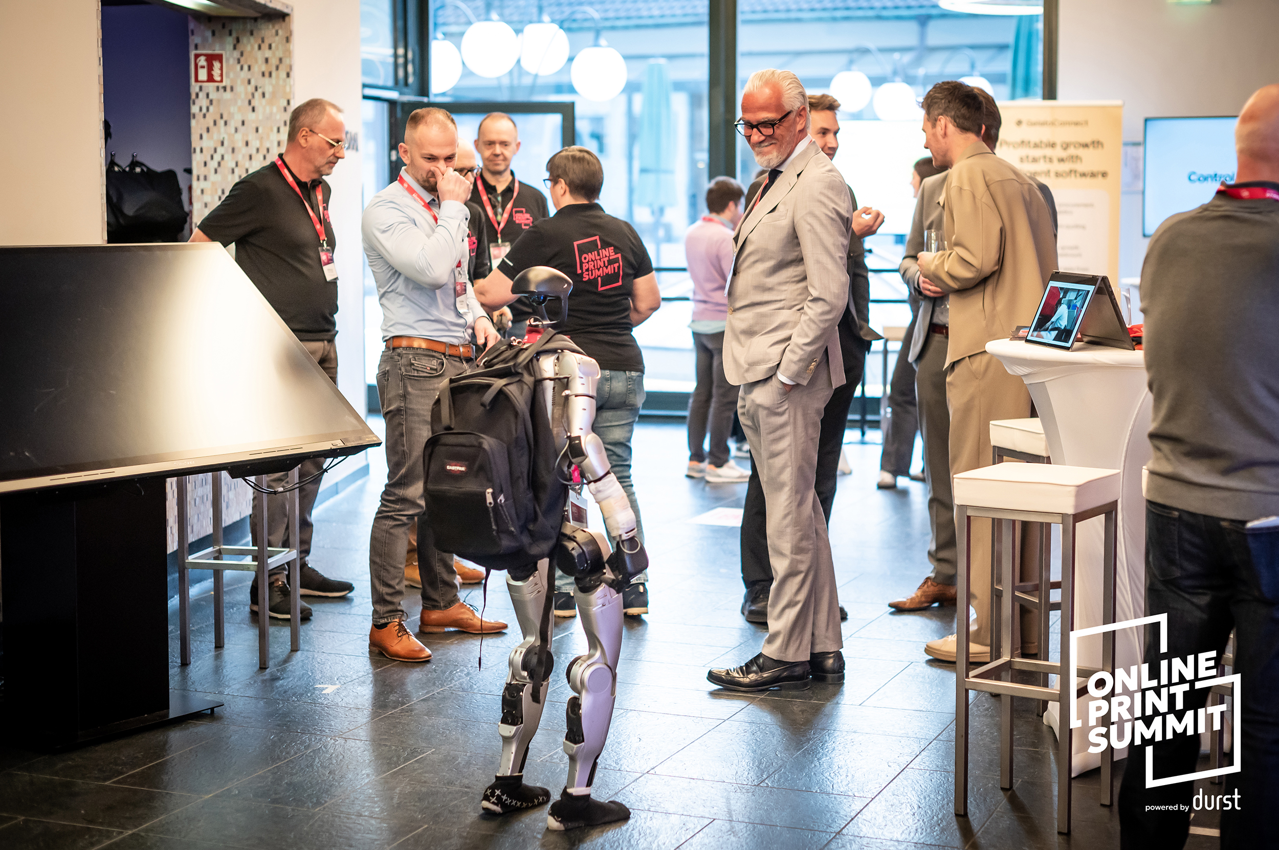 OPS2026_Humanoid Roboter Luna in action